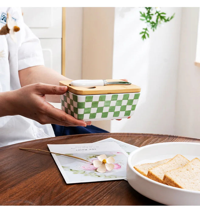 Country-style ceramic butter dish with built-in refrigeration – retro kitchen butter box
